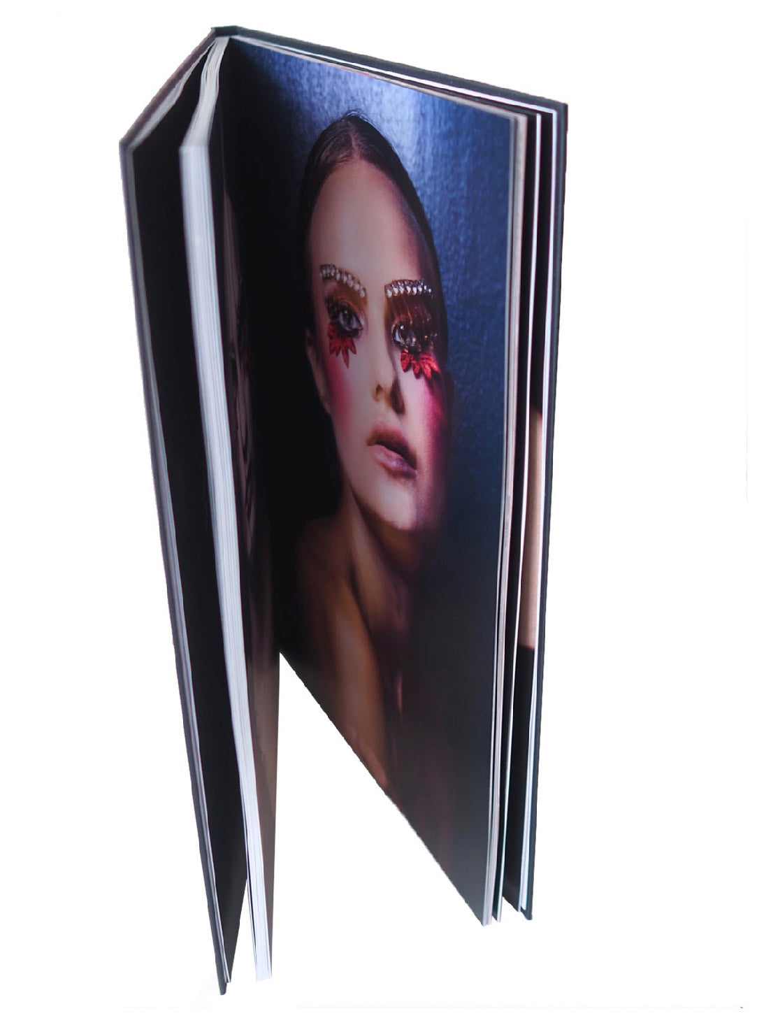 Lights out by JasmiinaMUA